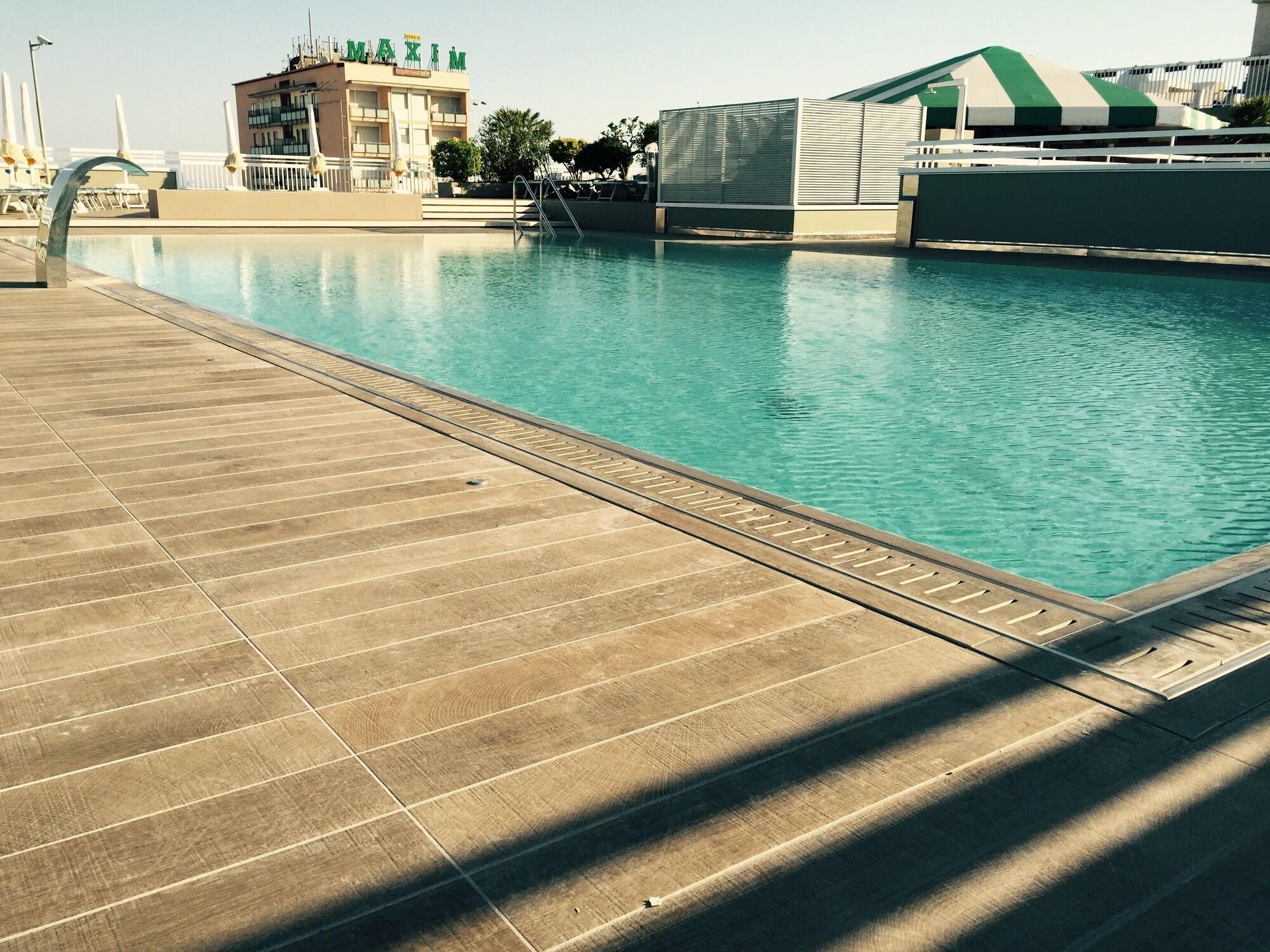 לידו די ג'סולו Hotel Principe Palace מראה חיצוני תמונה